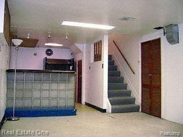 2027 Brockton Avenue, Royal Oak, MI 48067