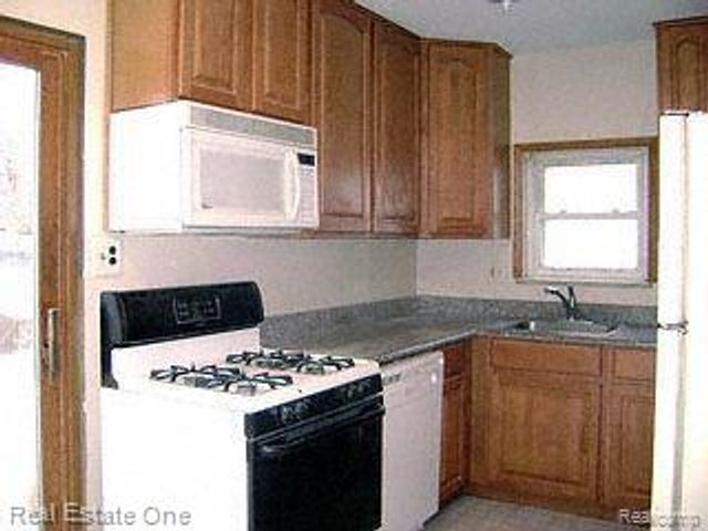 2027 Brockton Avenue, Royal Oak, MI 48067