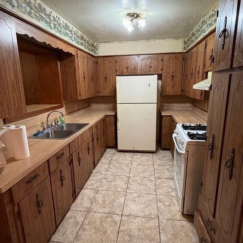 335 Red Ripple Road, Houston, TX 77091