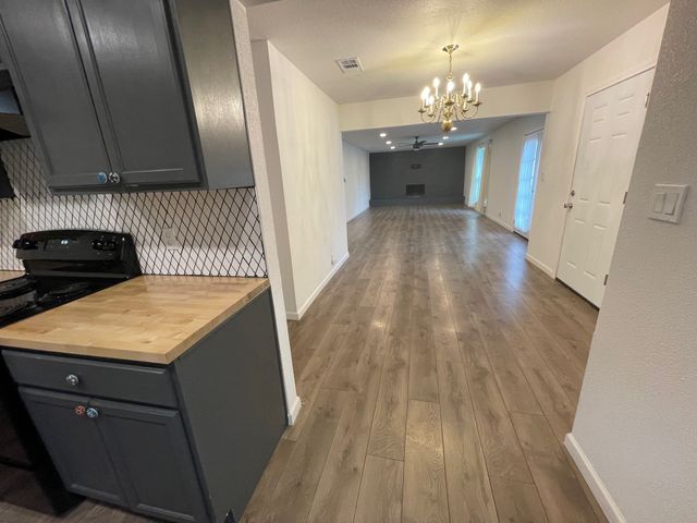 1550 College Parkway, Lewisville, TX 75077