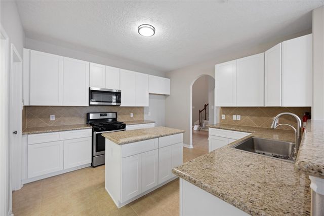 7447 Oakwood Canyon Dr, Cypress, TX 77433