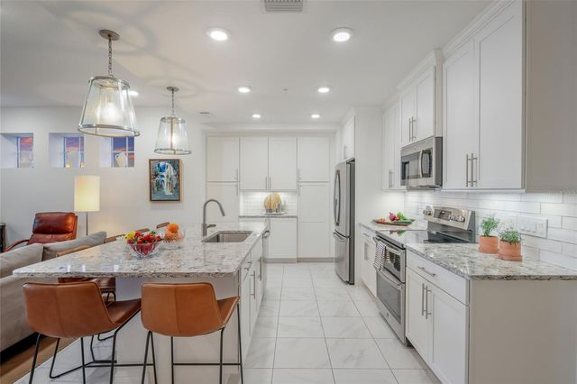 376 ARUBA CIRCLE 203, Bradenton, FL 34209