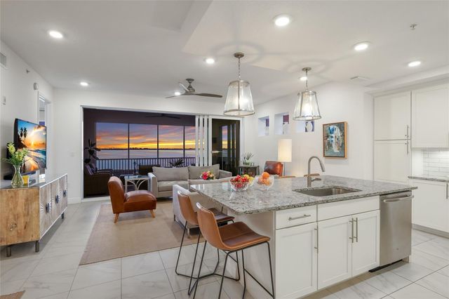 376 ARUBA CIRCLE 203, Bradenton, FL 34209