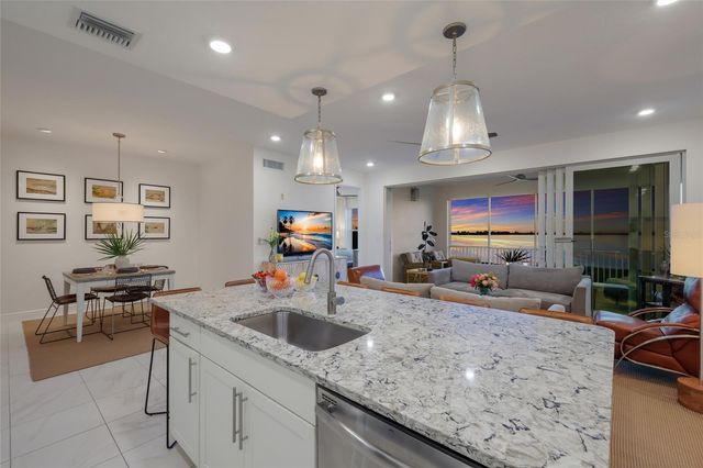 376 ARUBA CIRCLE 203, Bradenton, FL 34209