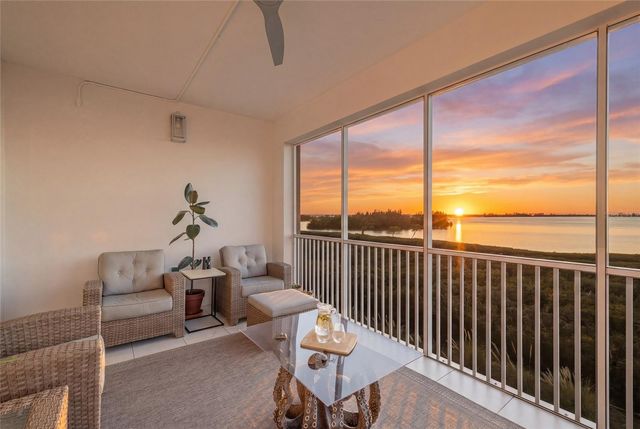 376 ARUBA CIRCLE 203, Bradenton, FL 34209