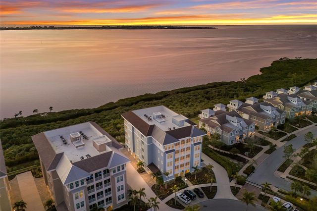 376 ARUBA CIRCLE 203, Bradenton, FL 34209