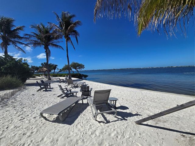 376 ARUBA CIRCLE 203, Bradenton, FL 34209