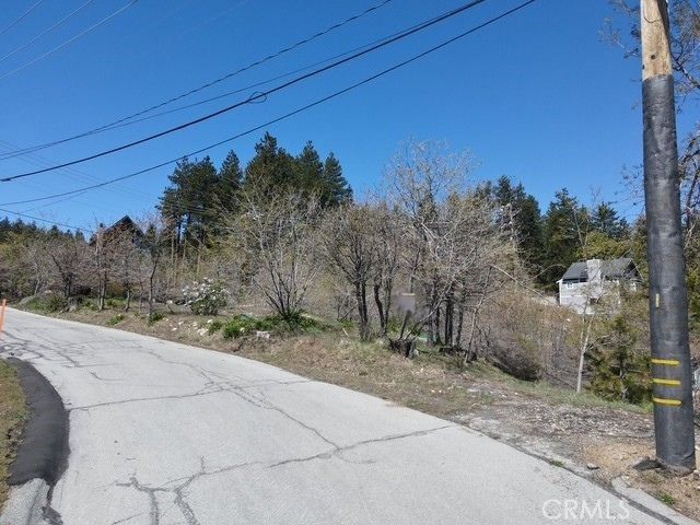 31912 Encina, Running Springs, CA 92382