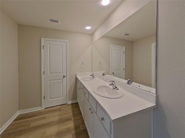 10734 HIDDEN BANKS GLEN, Parrish, FL 34219