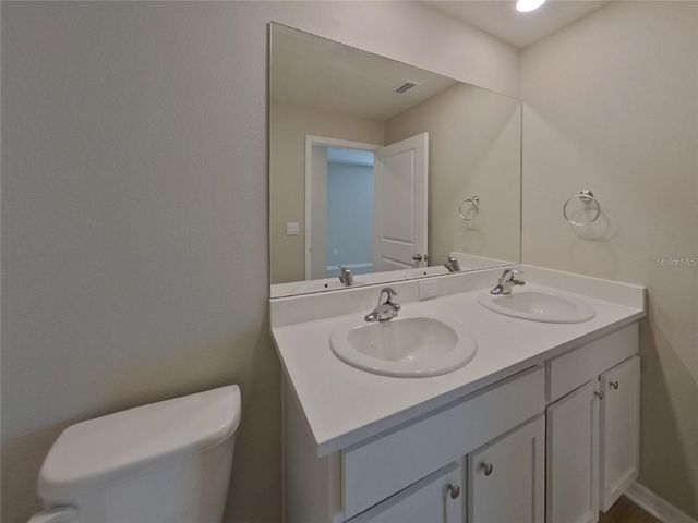 10734 HIDDEN BANKS GLEN, Parrish, FL 34219