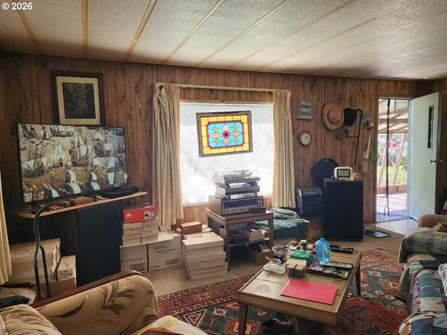 140 WOODGLEN St, Port Orford, OR 97465
