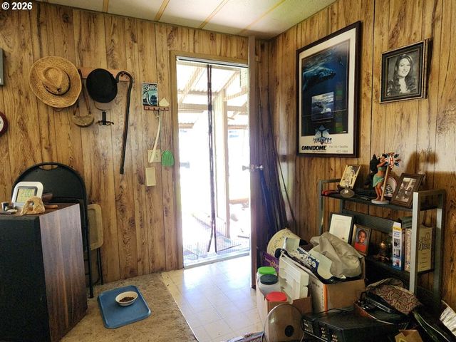 140 WOODGLEN St, Port Orford, OR 97465
