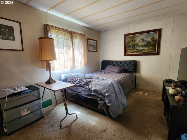 140 WOODGLEN St, Port Orford, OR 97465