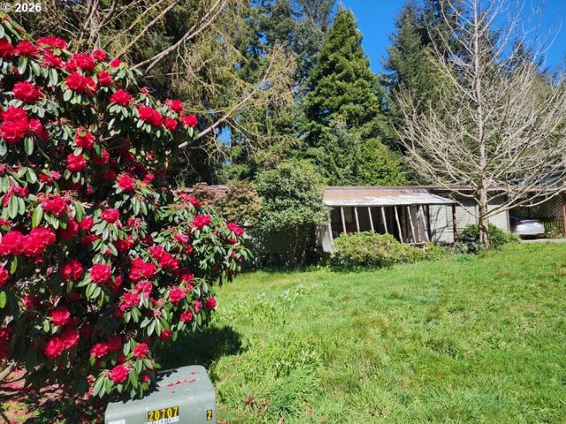 140 WOODGLEN St, Port Orford, OR 97465