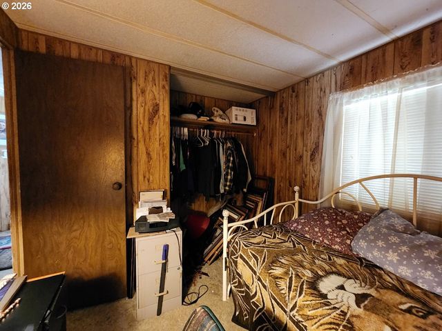 140 WOODGLEN St, Port Orford, OR 97465