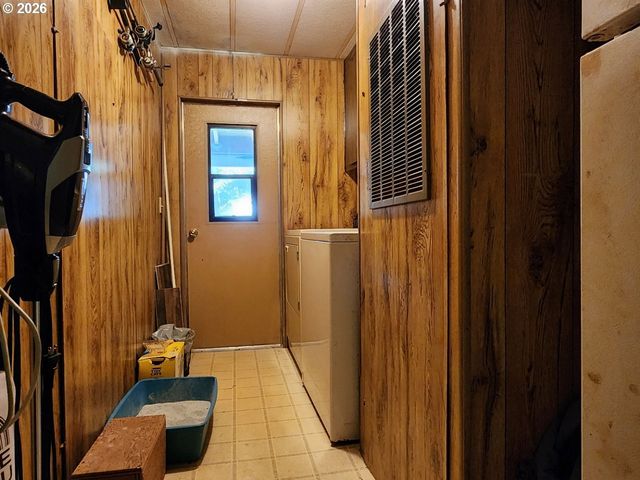 140 WOODGLEN St, Port Orford, OR 97465