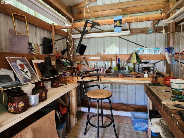140 WOODGLEN St, Port Orford, OR 97465