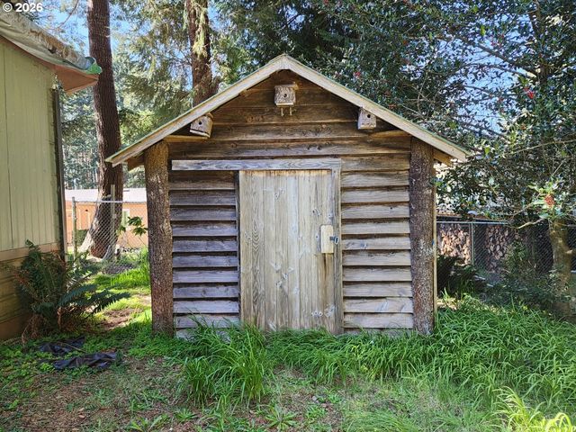 140 WOODGLEN St, Port Orford, OR 97465