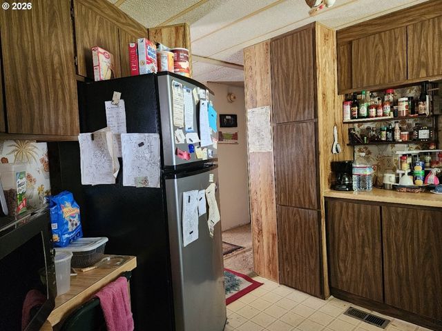 140 WOODGLEN St, Port Orford, OR 97465