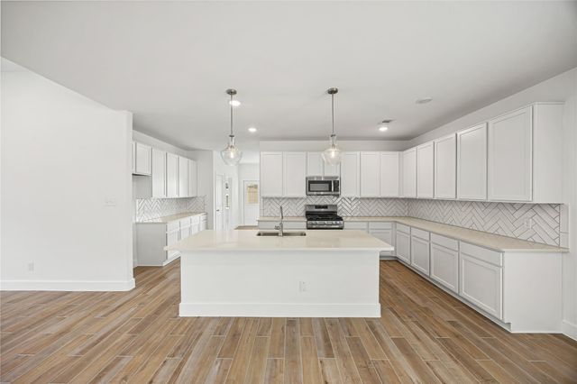 646 Escondido Drive, Dayton, TX 77535