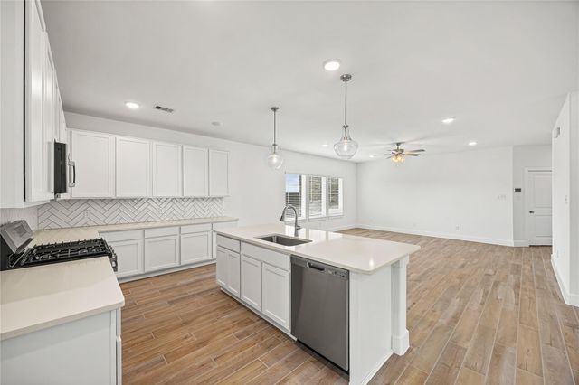 646 Escondido Drive, Dayton, TX 77535