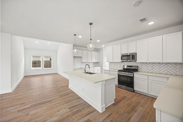 646 Escondido Drive, Dayton, TX 77535