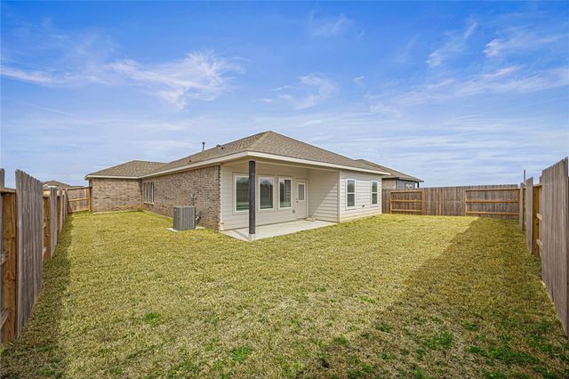 646 Escondido Drive, Dayton, TX 77535