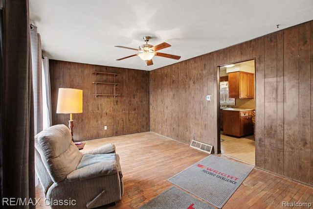 1076 Benstein Road, Commerce Twp, MI 48390