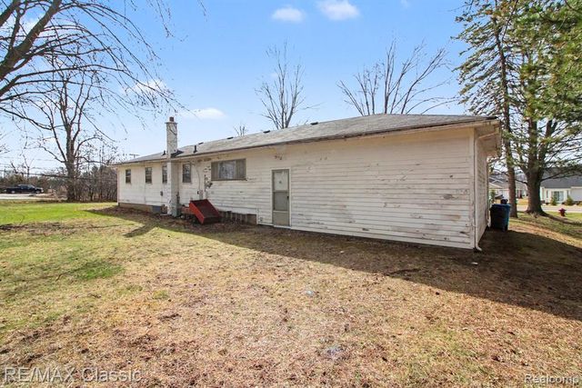 1076 Benstein Road, Commerce Twp, MI 48390