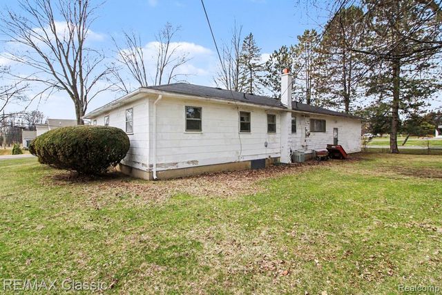 1076 Benstein Road, Commerce Twp, MI 48390