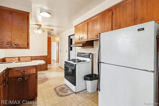 1076 Benstein Road, Commerce Twp, MI 48390