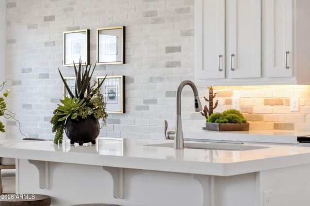 3525 E ROLAND Street, Mesa, AZ 85213