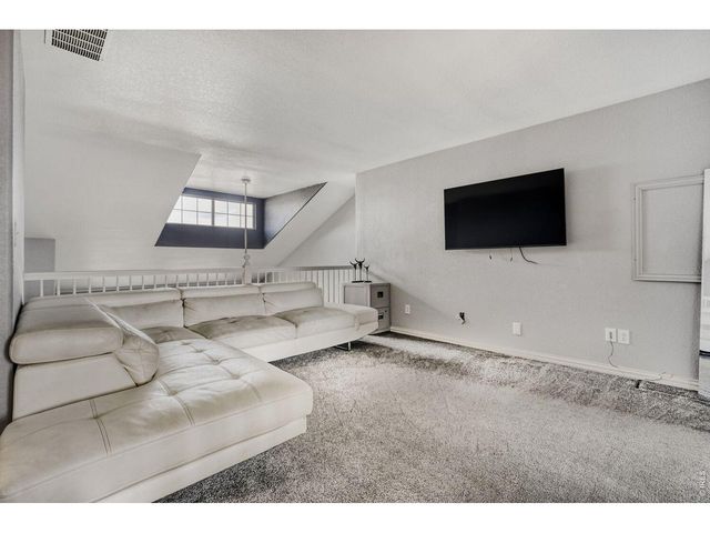 210 Peppler Dr, Longmont, CO 80504