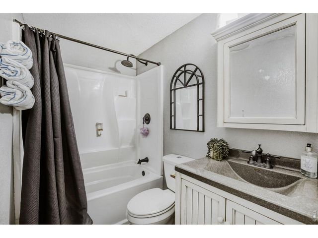 210 Peppler Dr, Longmont, CO 80504