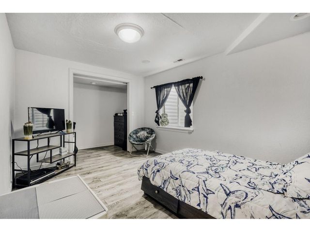 210 Peppler Dr, Longmont, CO 80504