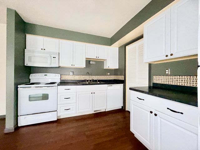 27153 Winchester Street, Brownstown, MI 48183