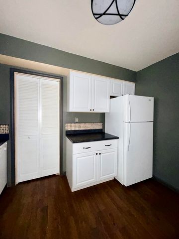 27153 Winchester Street, Brownstown, MI 48183