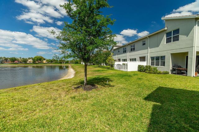 8678 Via Mar Rosso, Lake Worth, FL 33467