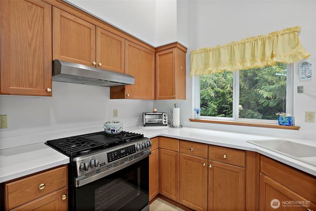 923 NW Leisure Ln, Bremerton, WA 98311