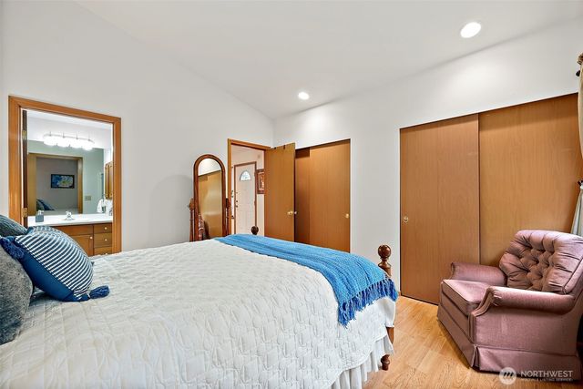 923 NW Leisure Ln, Bremerton, WA 98311