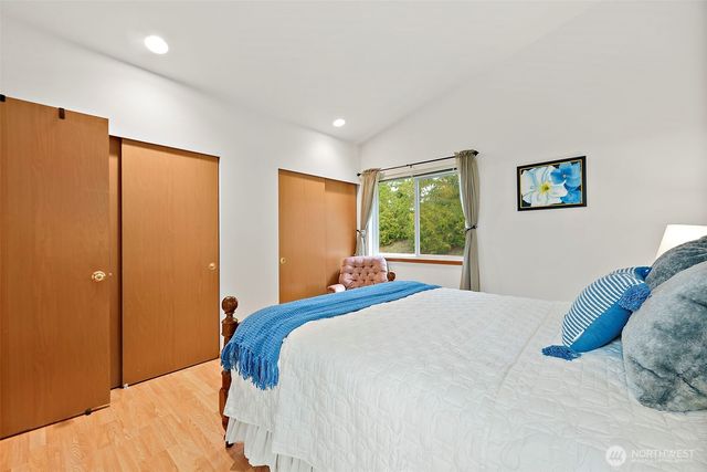 923 NW Leisure Ln, Bremerton, WA 98311