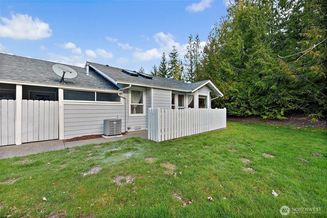 923 NW Leisure Ln, Bremerton, WA 98311