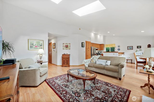 923 NW Leisure Ln, Bremerton, WA 98311