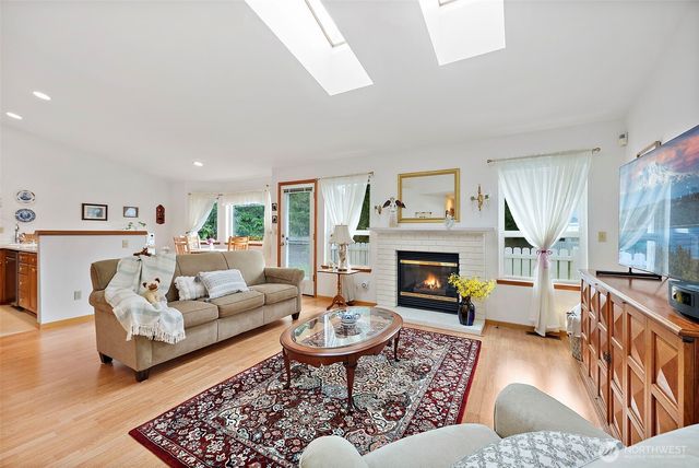 923 NW Leisure Ln, Bremerton, WA 98311