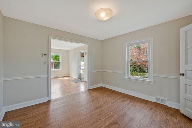 5839 33RD AVE, Hyattsville, MD 20782