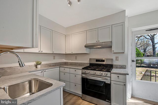 5839 33RD AVE, Hyattsville, MD 20782