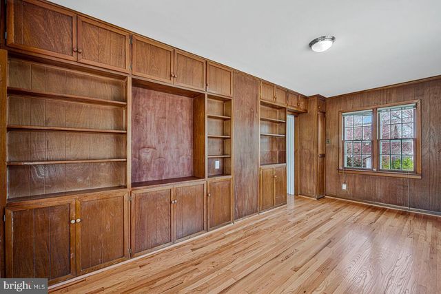 5839 33RD AVE, Hyattsville, MD 20782