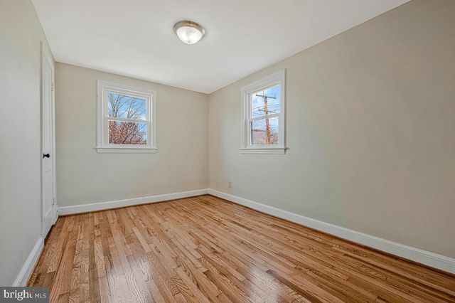 5839 33RD AVE, Hyattsville, MD 20782