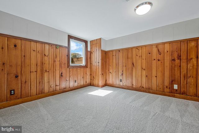 5839 33RD AVE, Hyattsville, MD 20782