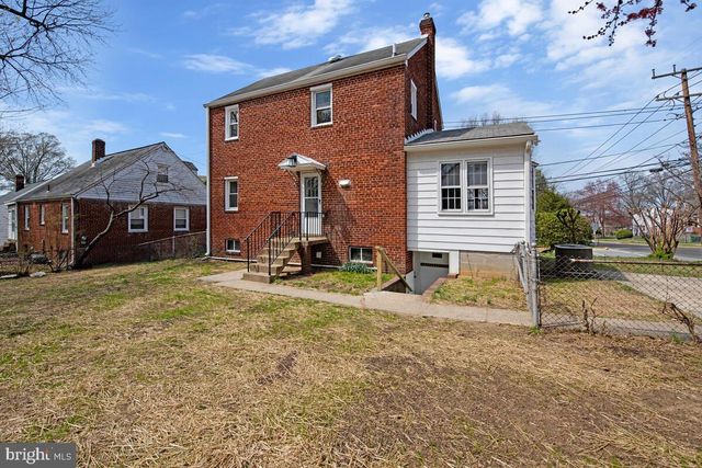 5839 33RD AVE, Hyattsville, MD 20782